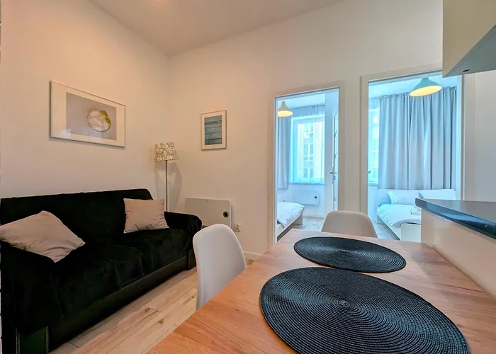 Mazowiecka 11 By Homeprime شقة